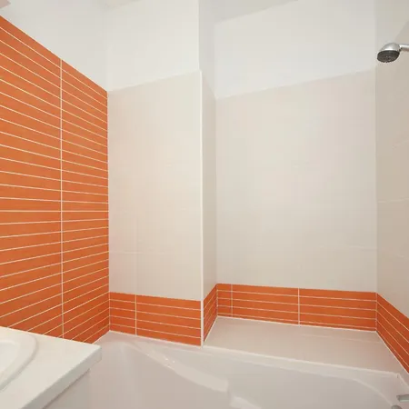 In With Marina View, Cleaning Included * Aigues-Mortes