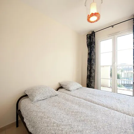 Villa In With Marina View, Cleaning Included *